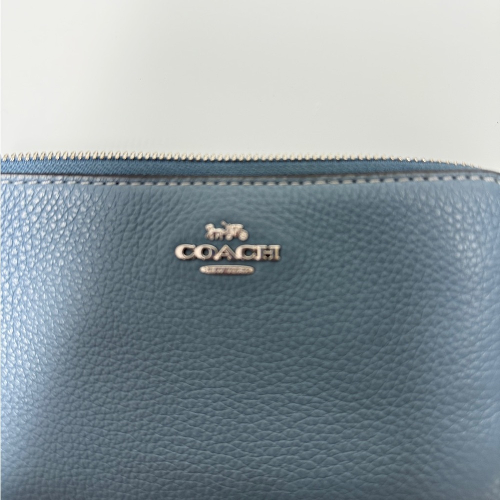 COACH Corner Zip Wristlet Denim Blue Pebbled Leather - Picture 3 of 5